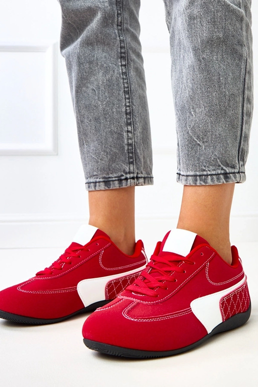 Czerwone sneakersy z białym akcentem... Czerwone sneakersy z białym akcentem...