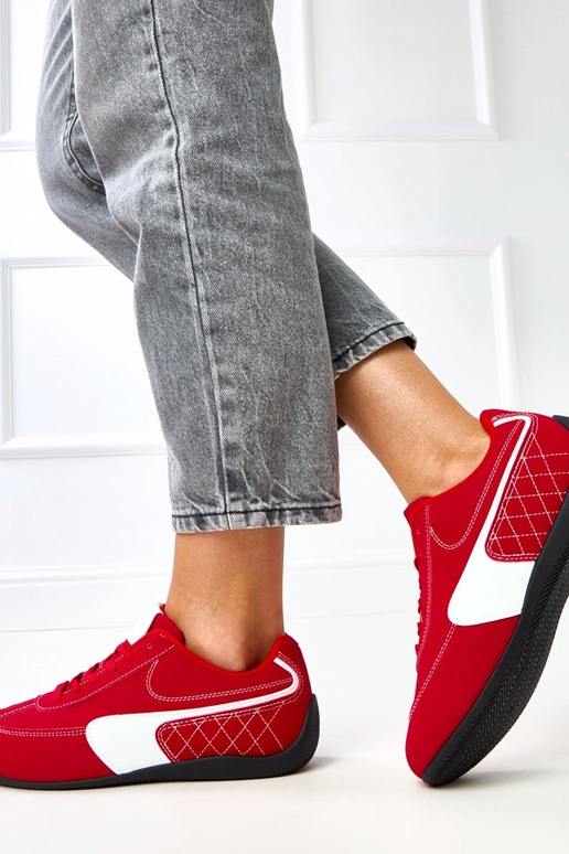 Czerwone sneakersy z białym akcentem... Czerwone sneakersy z białym akcentem...