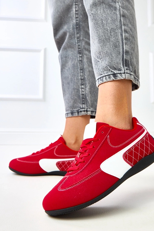 Czerwone sneakersy z białym akcentem... Czerwone sneakersy z białym akcentem...