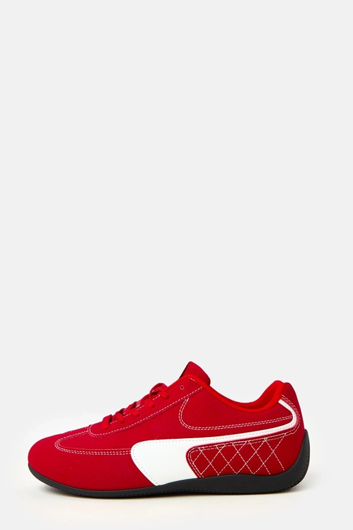 Czerwone sneakersy z białym akcentem... Czerwone sneakersy z białym akcentem...