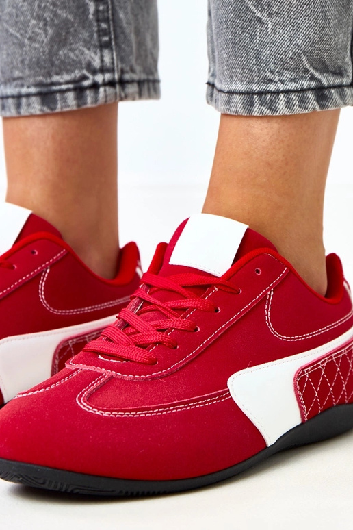 Czerwone sneakersy z białym akcentem... Czerwone sneakersy z białym akcentem...