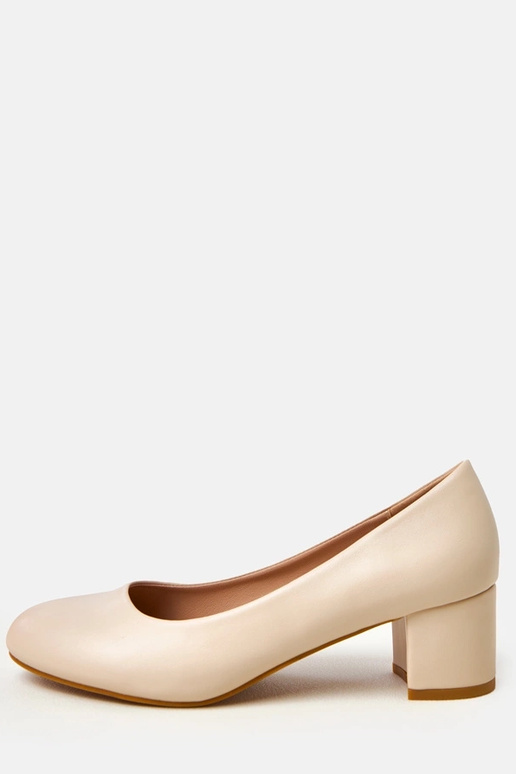 Beżowe czółenka na niskim słupku Polili