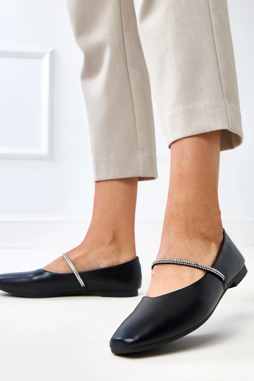 Czarne balerinki z ozdobnym paskiem... Czarne balerinki z ozdobnym paskiem...