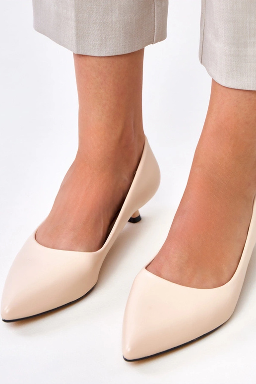 Beżowe czółenka na niskim obcasie Louise