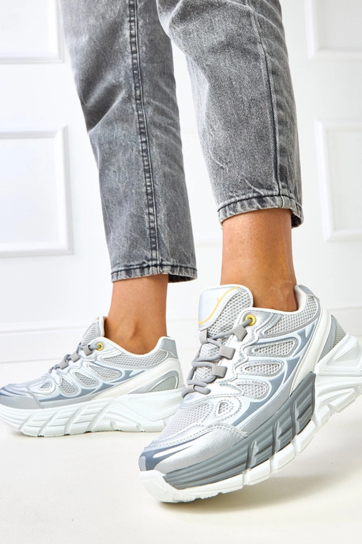 Srebrne sneakersy na masywnej... Srebrne sneakersy na masywnej...