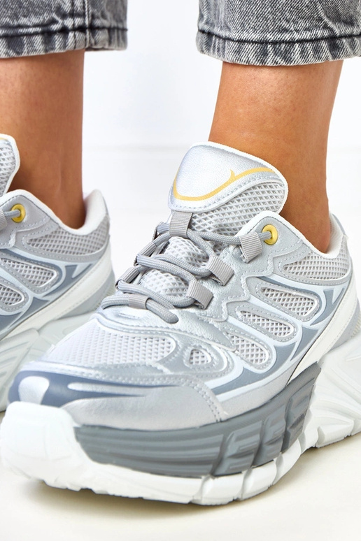 Srebrne sneakersy na masywnej... Srebrne sneakersy na masywnej...