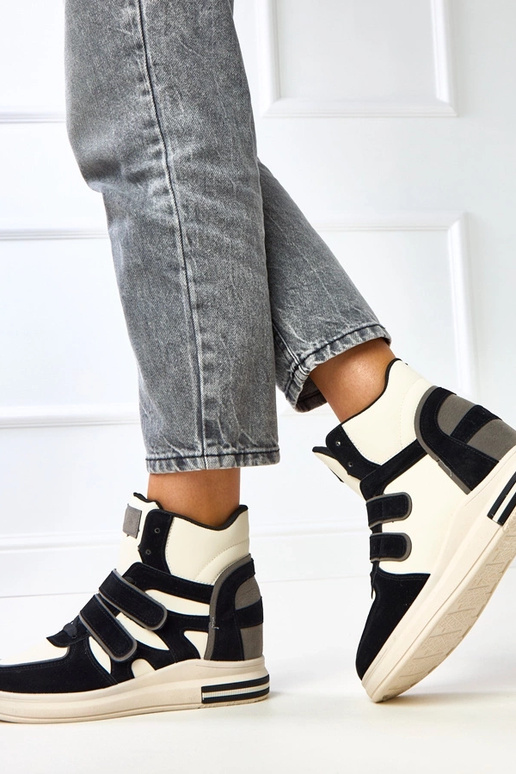 Wysokie sneakersy czarno-białe na... Wysokie sneakersy czarno-białe na...