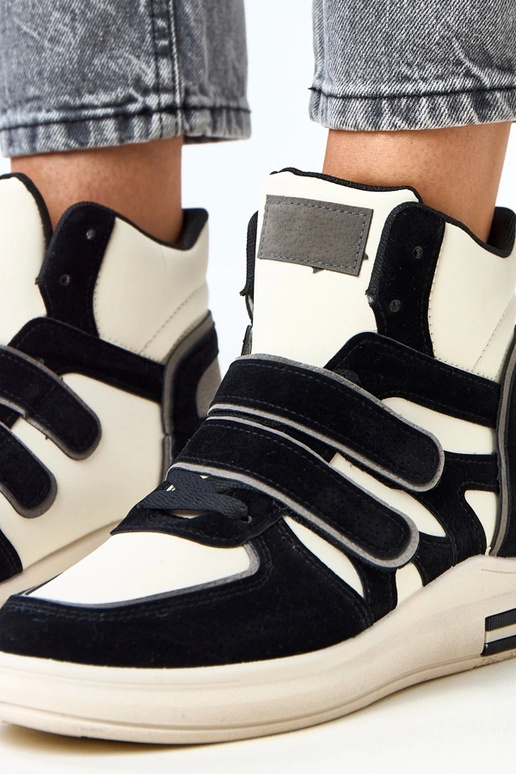 Wysokie sneakersy czarno-białe na... Wysokie sneakersy czarno-białe na...