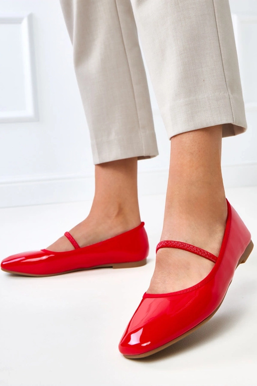 Czerwone lakierowane balerinki z... Czerwone lakierowane balerinki z...