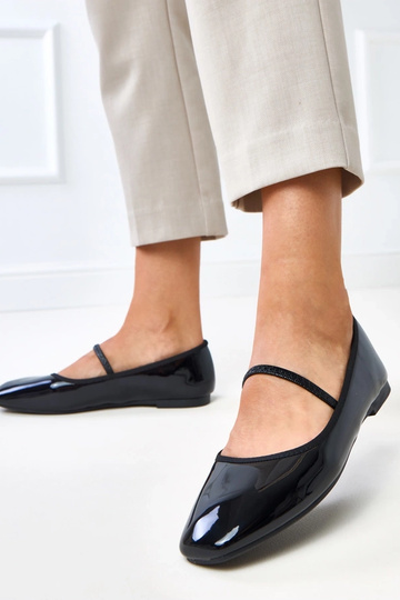 Czarne lakierowane... 2