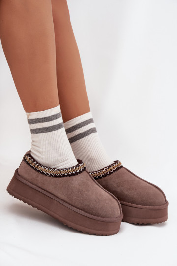 Low suede snow boots for women with embroidery on platform Vinceza 97960 Brown