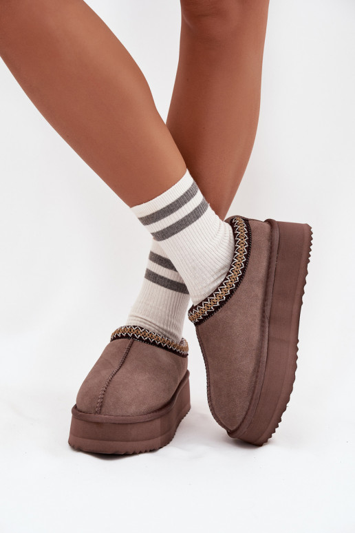 Low suede snow boots for women with embroidery on platform Vinceza 97960 Brown