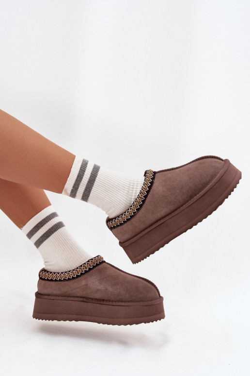 Low suede snow boots for women with embroidery on platform Vinceza 97960 Brown