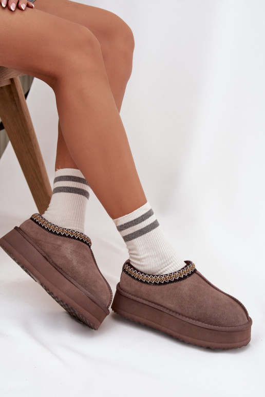 Low suede snow boots for women with embroidery on platform Vinceza 97960 Brown