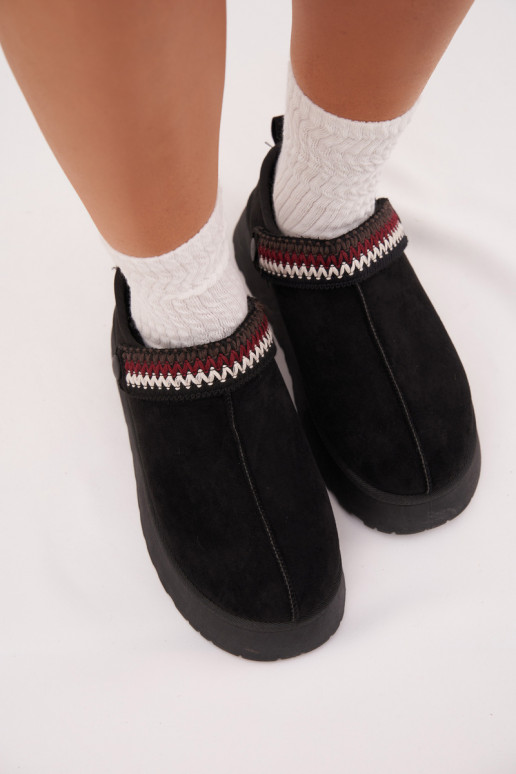 Women's Low Snow Boots With Moving Strap And Embroidery On Platform Black Lyrisse