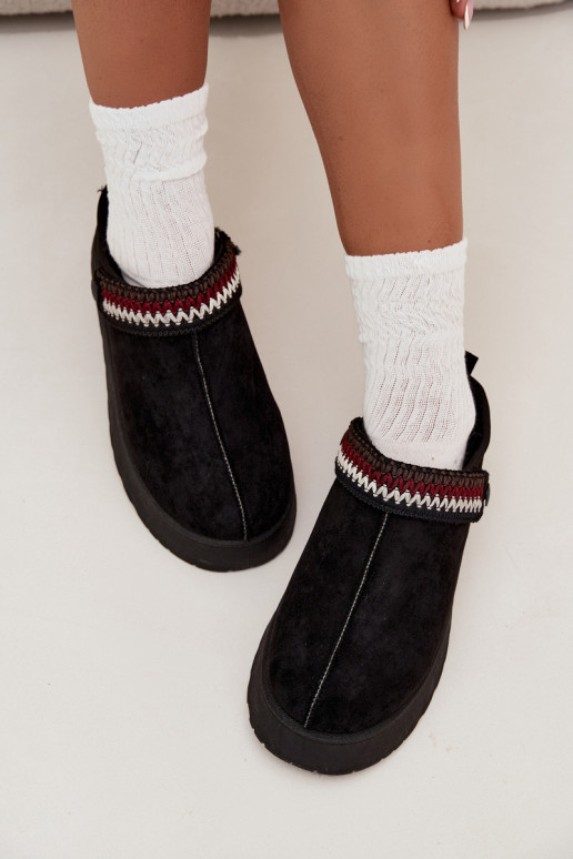 Women's Low Snow Boots With Moving Strap And Embroidery On Platform Black Lyrisse