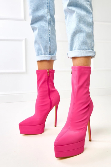 Różowe satynowe botki na...