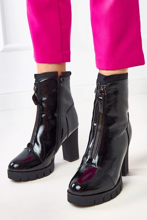 Czarne lakierowane botki na słupku Sasa Czarne lakierowane botki na słupku Sasa