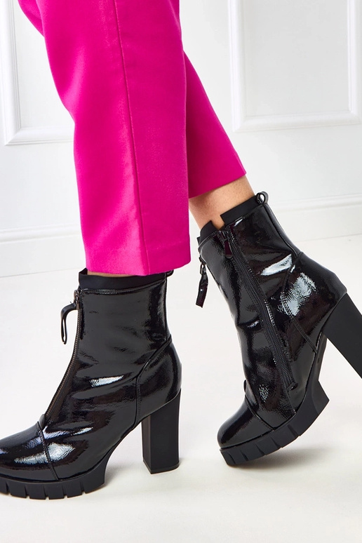 Czarne lakierowane botki na słupku Sasa Czarne lakierowane botki na słupku Sasa