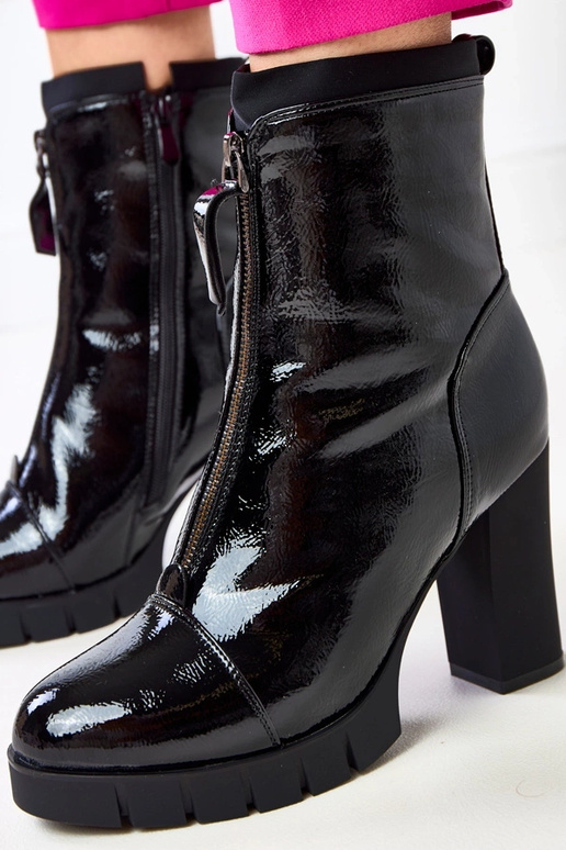 Czarne lakierowane botki na słupku Sasa Czarne lakierowane botki na słupku Sasa