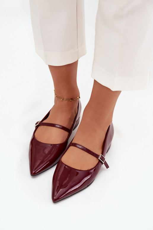Patent leather ballerinas with a delicate heel with strap Bordeaux Isvella Patent leather ballerinas with a delicate heel with strap Bordeaux Isvella