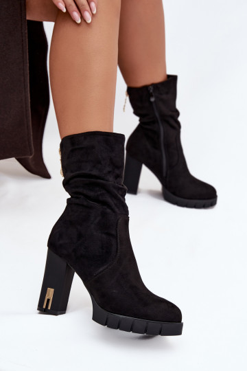 Insulated Women's Ankle Boots on Heel with Gold Lock and Wrinkling Black Briannae