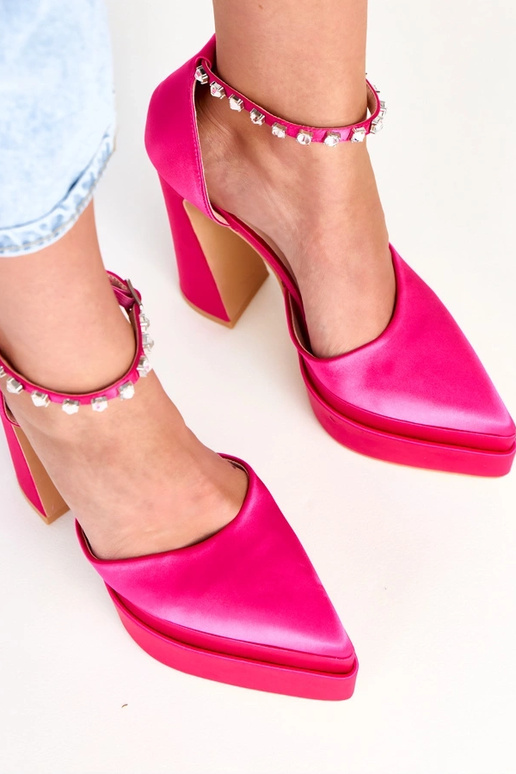 Różowe czółenka na platformie z... Różowe czółenka na platformie z...