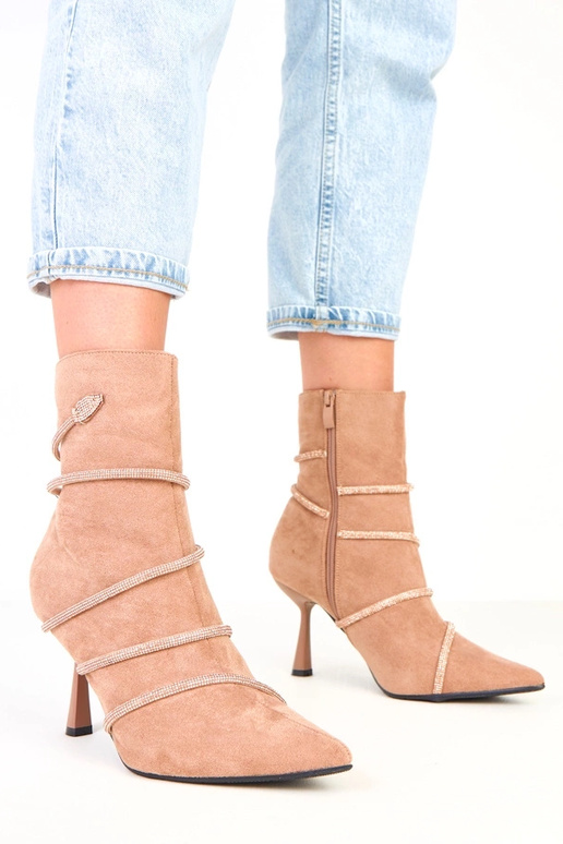 Beżowe botki na szpilce zdobione... Beżowe botki na szpilce zdobione...