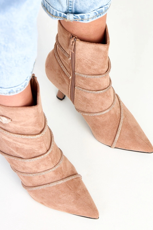 Beżowe botki na szpilce zdobione... Beżowe botki na szpilce zdobione...