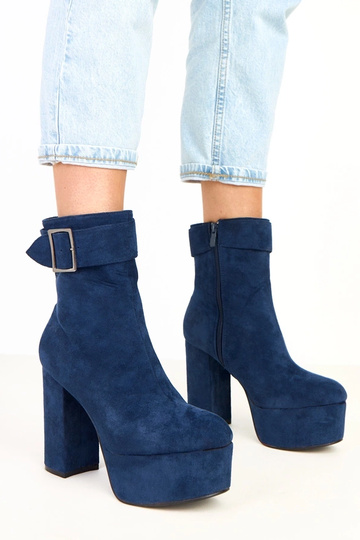Granatowe botki na...