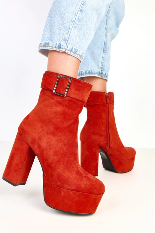 Pomarańczowe botki na platformie z... Pomarańczowe botki na platformie z...