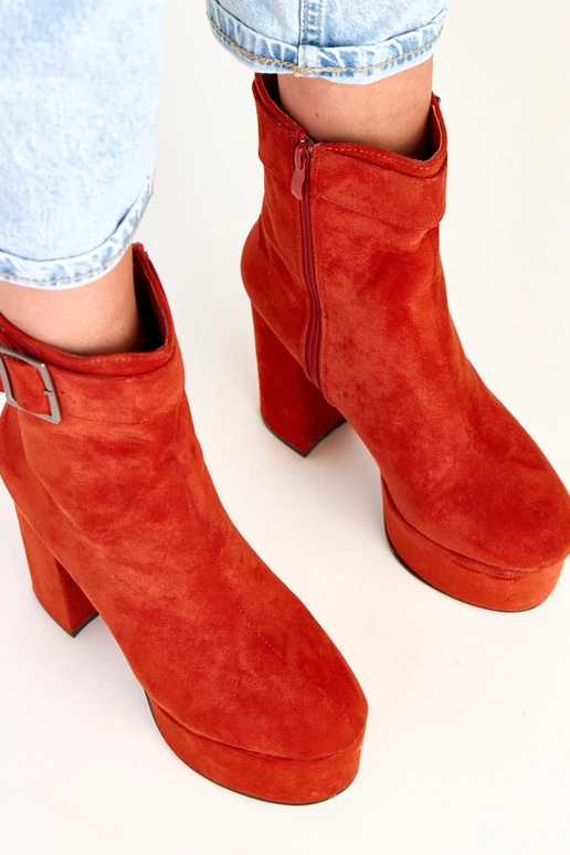 Pomarańczowe botki na platformie z... Pomarańczowe botki na platformie z...