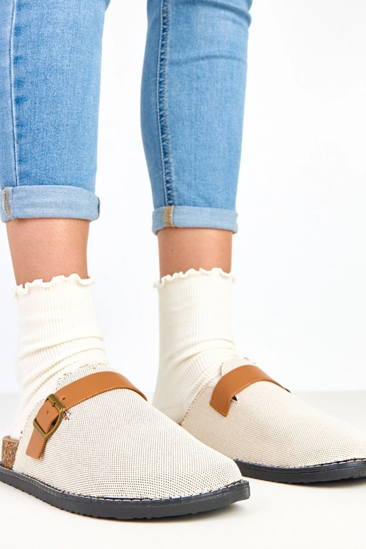 Brązowe kapcie na korkowej platformie...