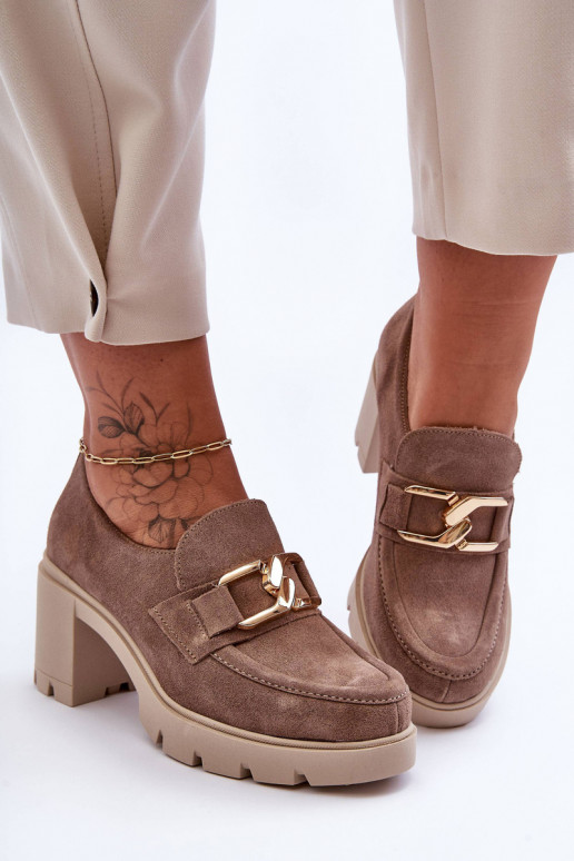 Elegant shoes on a pillar with a golden decoration beige Harmell Elegant shoes on a pillar with a golden decoration beige Harmell