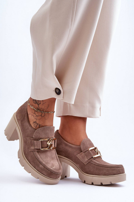Elegant shoes on a pillar with a golden decoration beige Harmell Elegant shoes on a pillar with a golden decoration beige Harmell