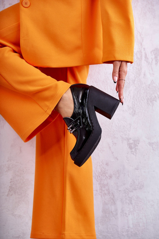 Lacquered shoes on a massive post Black Jaime Lacquered shoes on a massive post Black Jaime