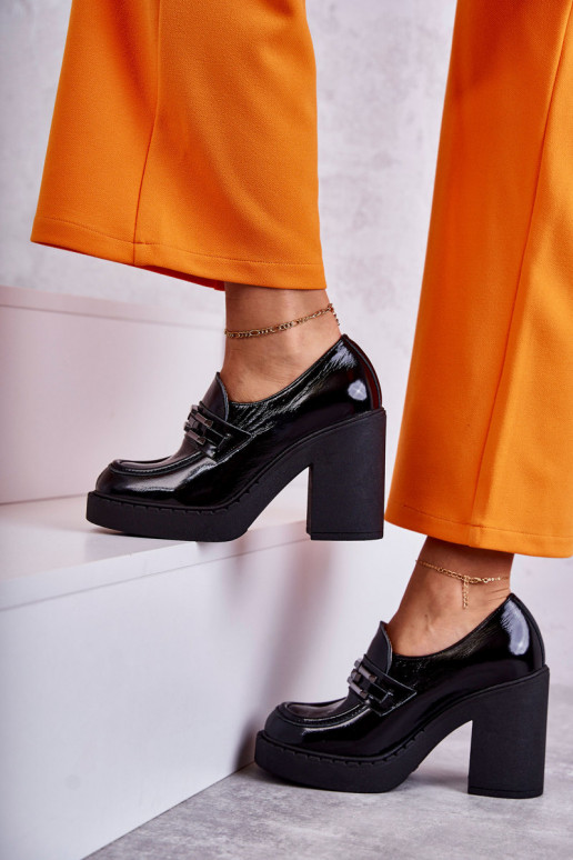 Lacquered shoes on a massive post Black Jaime Lacquered shoes on a massive post Black Jaime