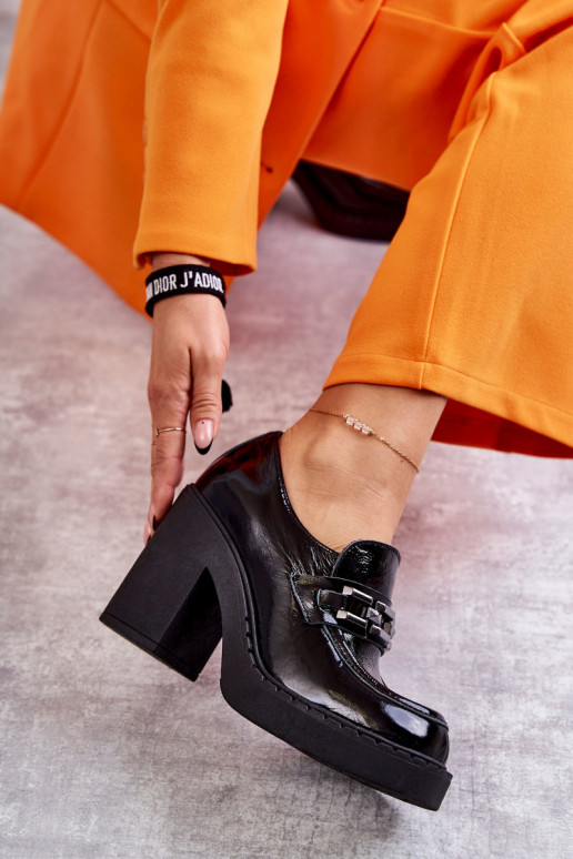 Lacquered shoes on a massive post Black Jaime Lacquered shoes on a massive post Black Jaime