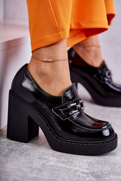 Lacquered shoes on a massive post Black Jaime Lacquered shoes on a massive post Black Jaime
