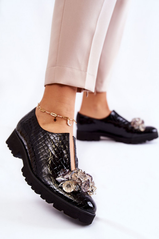Elegant Lacquered Shoes With Crocodile Ornament Black Cindy Elegant Lacquered Shoes With Crocodile Ornament Black Cindy