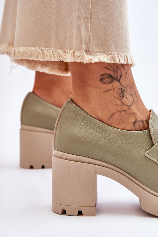 Elegant shoes on a pillar With Silver Ornament Green Harmell Elegant shoes on a pillar With Silver Ornament Green Harmell