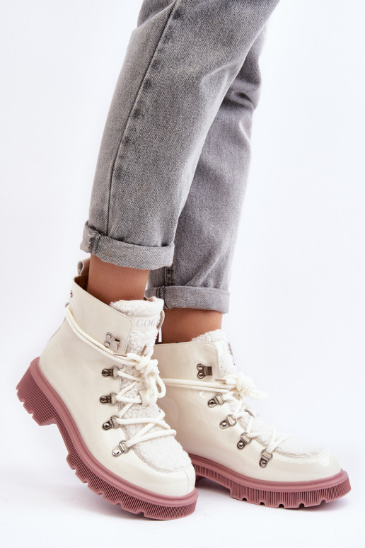 Women's Lacquered Leather Trapper Boots GOE MM2N4083 White Women's Lacquered Leather Trapper Boots GOE MM2N4083 White