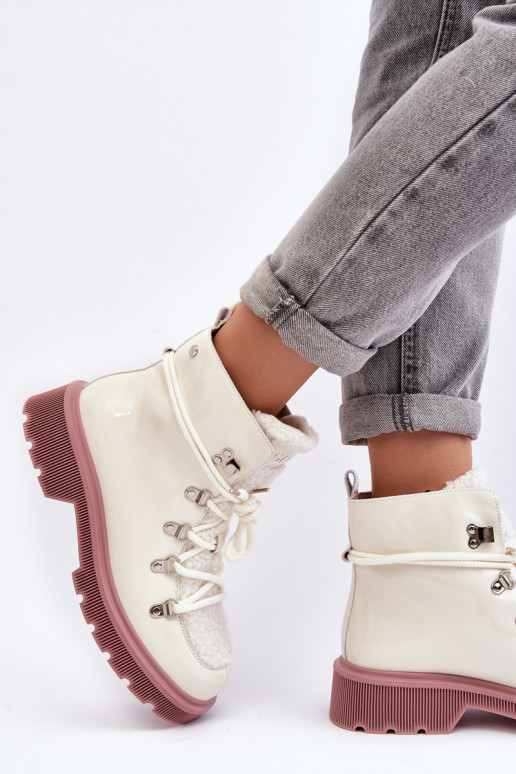 Women's Lacquered Leather Trapper Boots GOE MM2N4083 White Women's Lacquered Leather Trapper Boots GOE MM2N4083 White