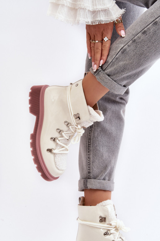 Women's Lacquered Leather Trapper Boots GOE MM2N4083 White Women's Lacquered Leather Trapper Boots GOE MM2N4083 White