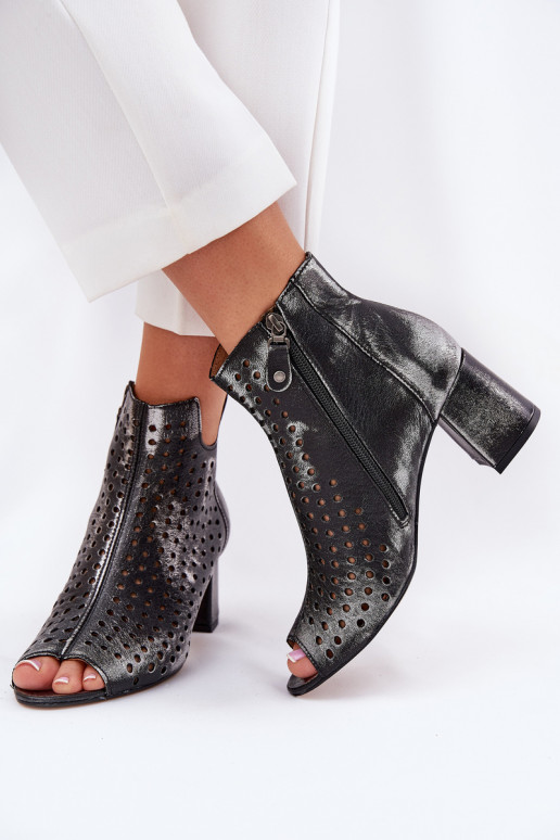 Leather Cut-Out Boots Maciejka 05420-01 Black