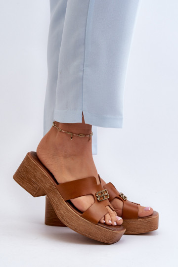 Zazoo 40412 Skórzane Eleganckie Klapki Damskie Ze Złotą Ozdobą Brązowe 2