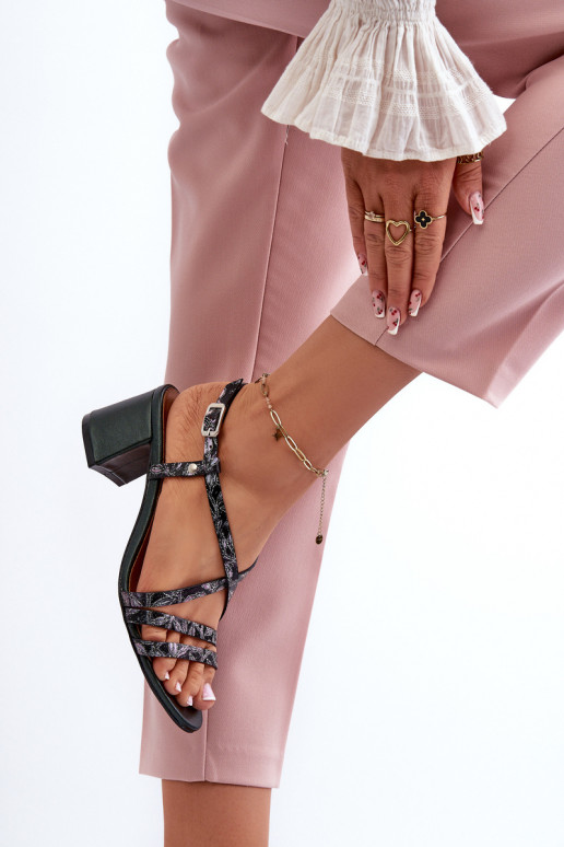 Skórzane Sandały Na Niskim Słupku Maciejka 06653-09 Ciemnozielone