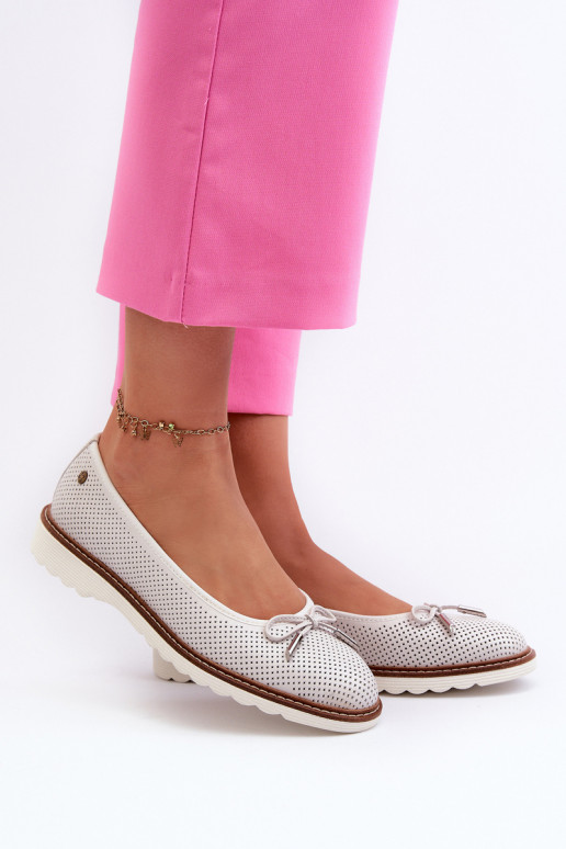 Women's Cutout Ballerina Flats Made of Genuine Leather Maciejka P6509-11 White Women's Cutout Ballerina Flats Made of Genuine Leather Maciejka P6509-11 White