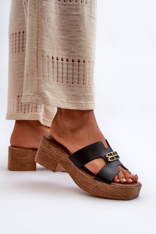 Zazoo 40412 Skórzane Eleganckie Klapki Damskie Ze Złotą Ozdobą Czarne