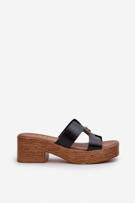 Zazoo 40412 Leather Elegant Women's Flip-Flops with Golden Decoration Black Zazoo 40412 Leather Elegant Women's Flip-Flops with Golden Decoration Black